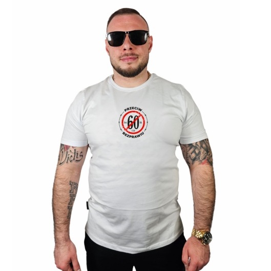 t-shirt-bialy-ciemna-strefa-stop-60-statyst43yka